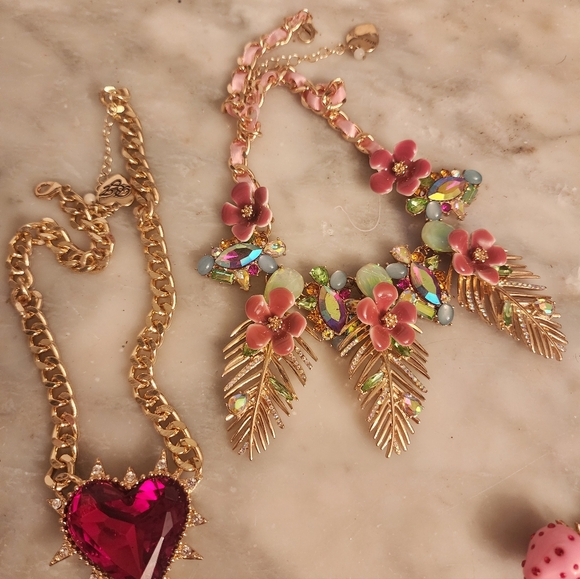 Lot Of Betsey Johnson Jewery - Picture 3 of 10
